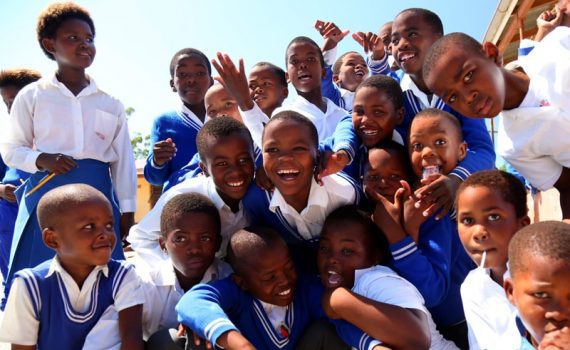 Südafrika,Schüler in Nelson Mandelas Grundschule, Blyde River Canyon, ein Film von Silke Schranz und Christian Wüstenberg